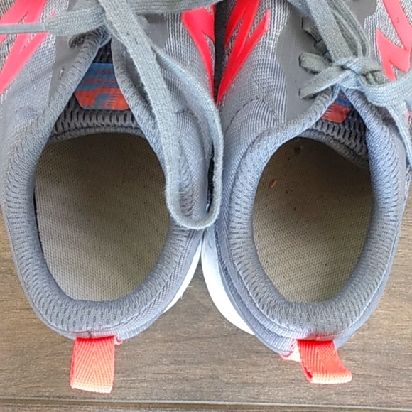 NEW BALANCE FRESH FOAM NEON PINK/ GRAY SNEAKERS WOMANS 6 - Picture 6 of 8